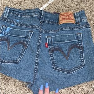 Levi shorts xs